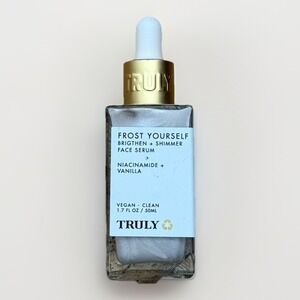 Frost Yourself Shimmer Body Serum by Truly Beauty - Niacinamide + Vanilla 3.1 oz